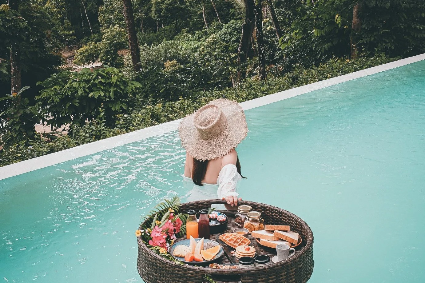 Floating Breakfast